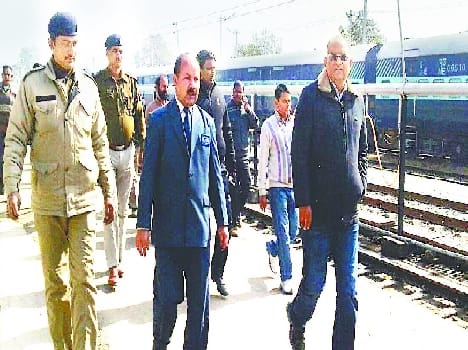 Direct trains run from Ramnagar Mumbai